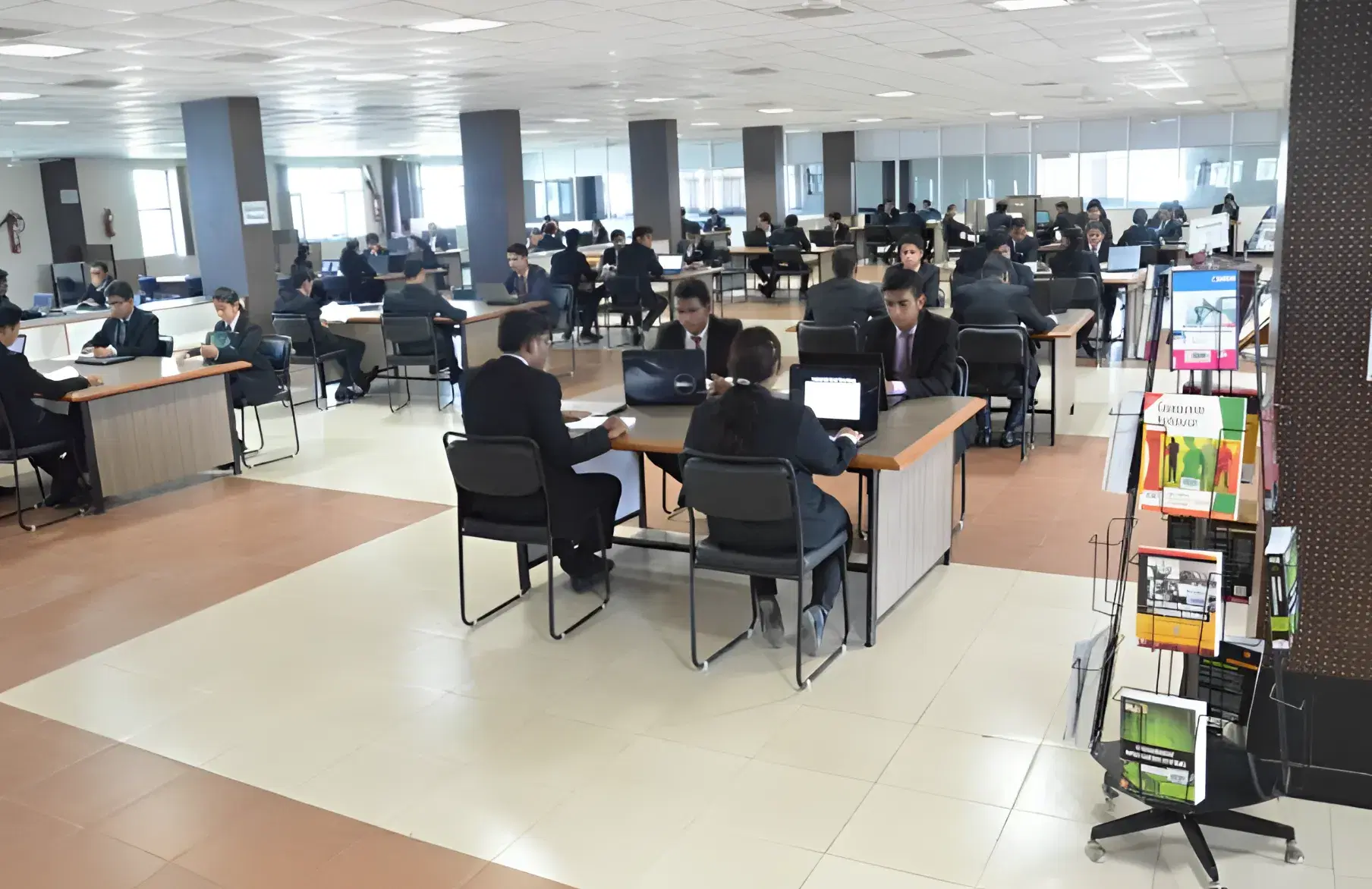 Shri Ram Murti Smarak International Business School Lucknow library photo 1